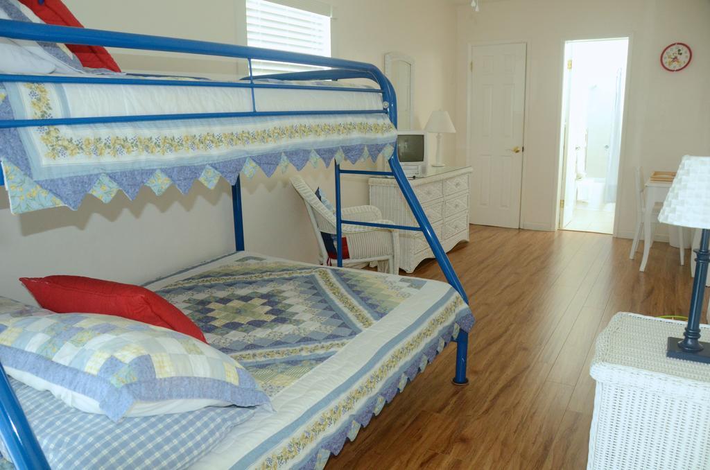 Pineapple Place Apartment Pompano Beach Bagian luar foto