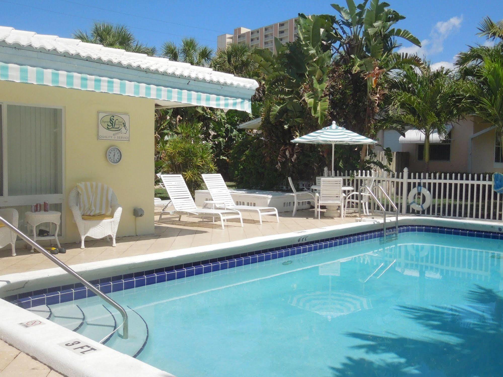 Pineapple Place Apartment Pompano Beach Bagian luar foto