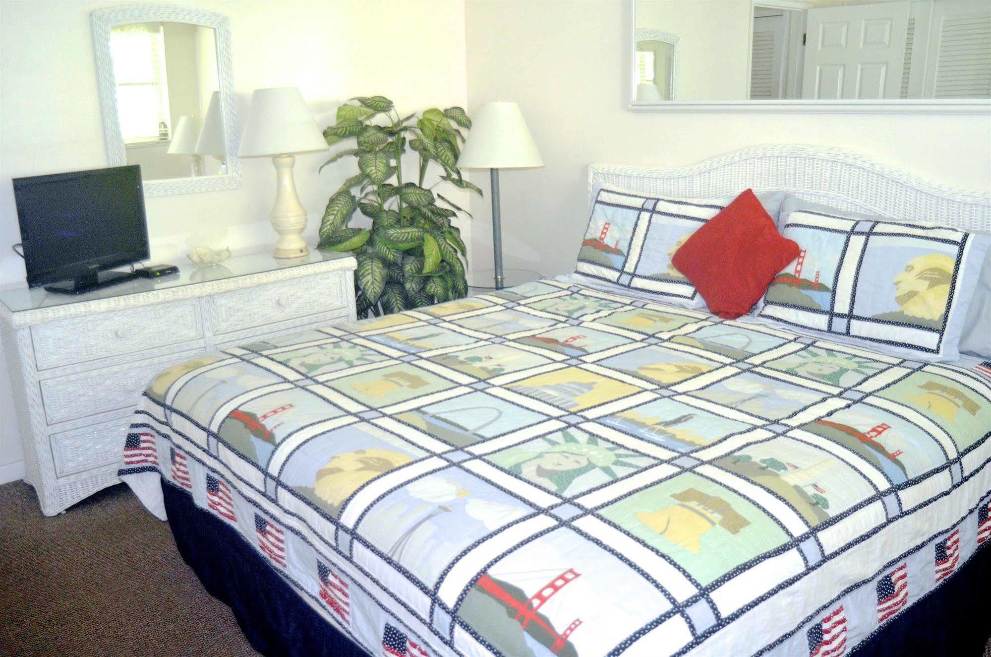 Pineapple Place Apartment Pompano Beach Bagian luar foto