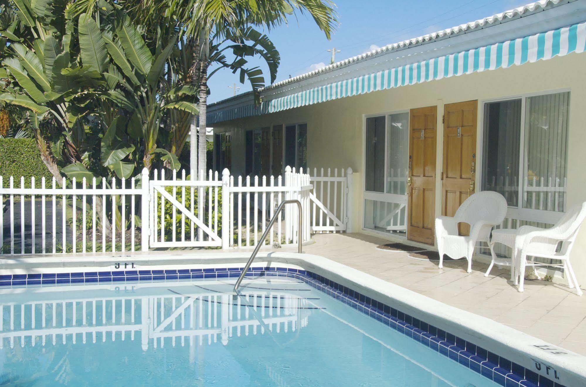 Pineapple Place Apartment Pompano Beach Bagian luar foto